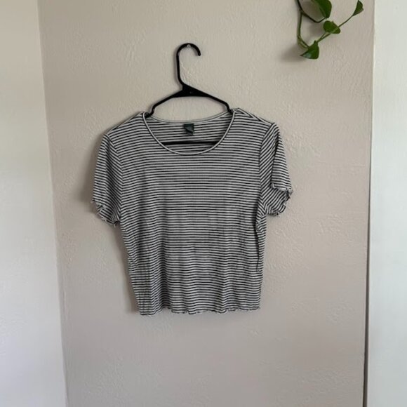 Wild Fable Black and White Striped Crop top - Picture 1 of 4